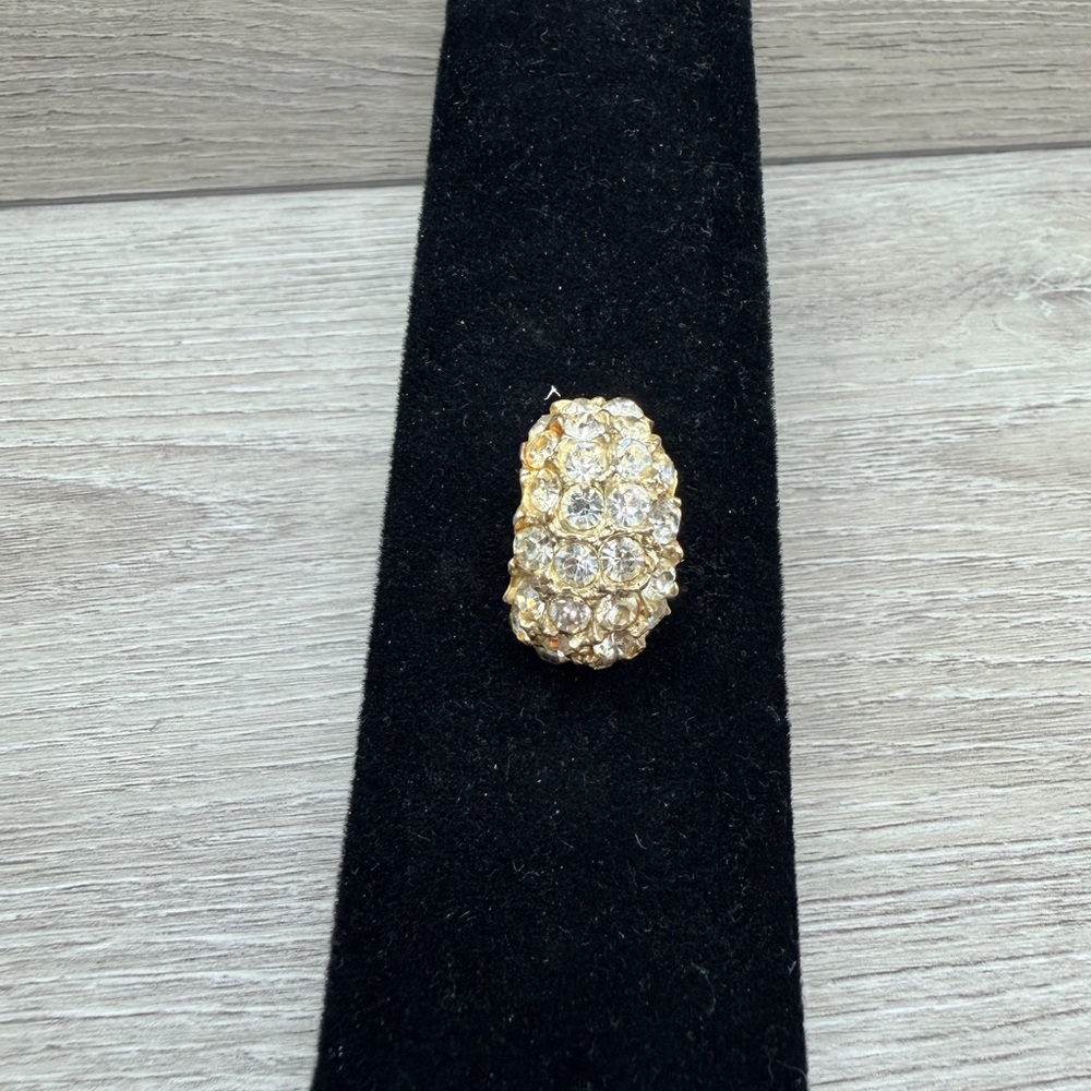 Elegant Gold Tone and Silver Tone Women's Brooch